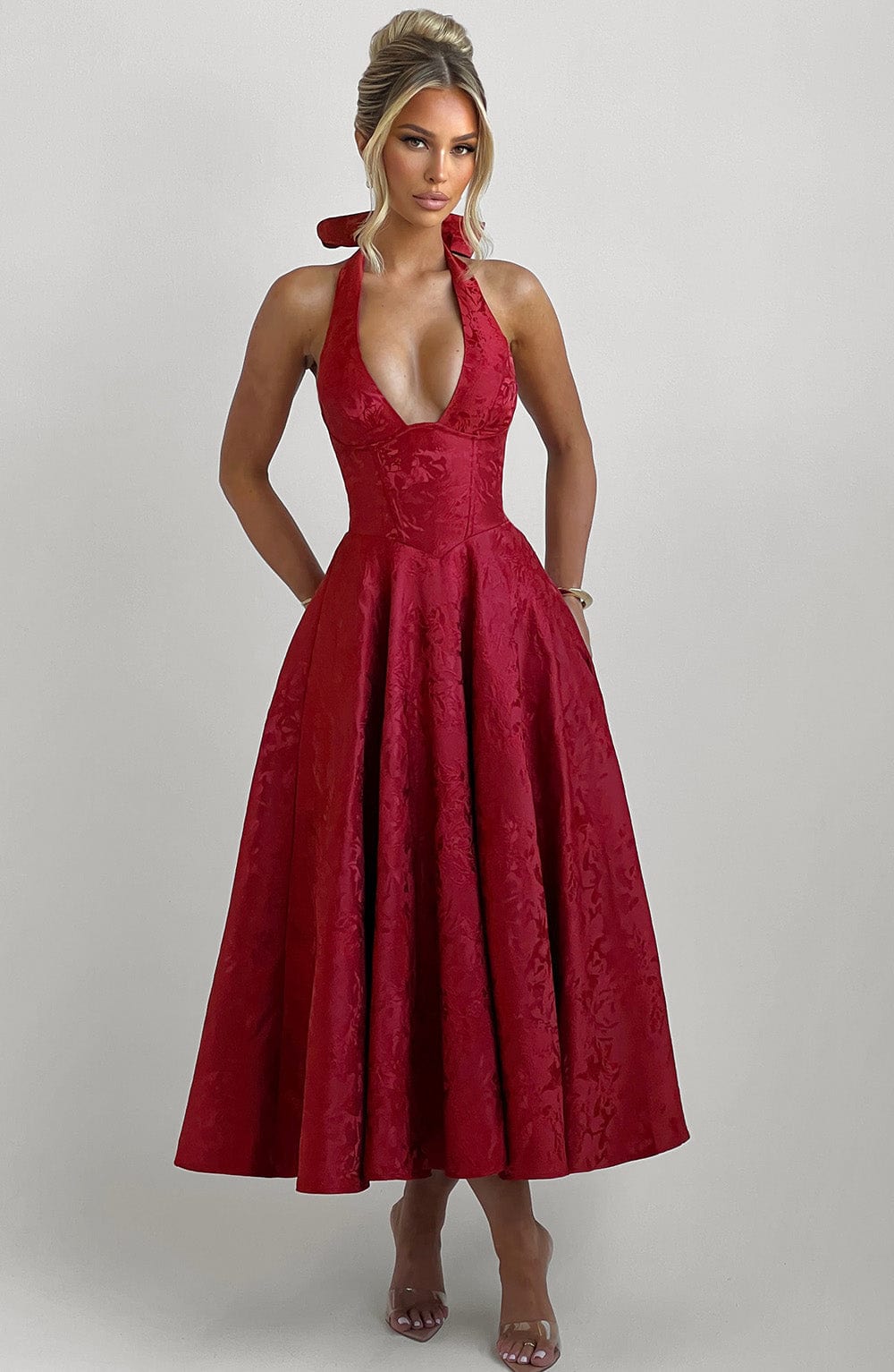 Noelia | Vestido midi de jacquard rojo con falda completa