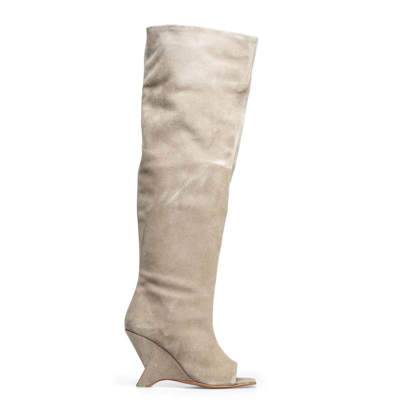 Melodie |  Bota abierta en gamuza color arena con plataforma asimétrica