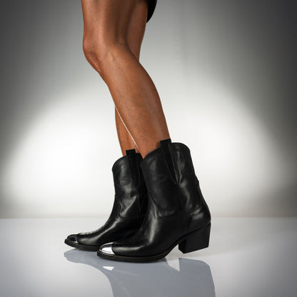Katy | Tubular country-style leather boot 