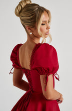Annie | Vestido mini rojo de cuello cuadrado con ribete de encaje