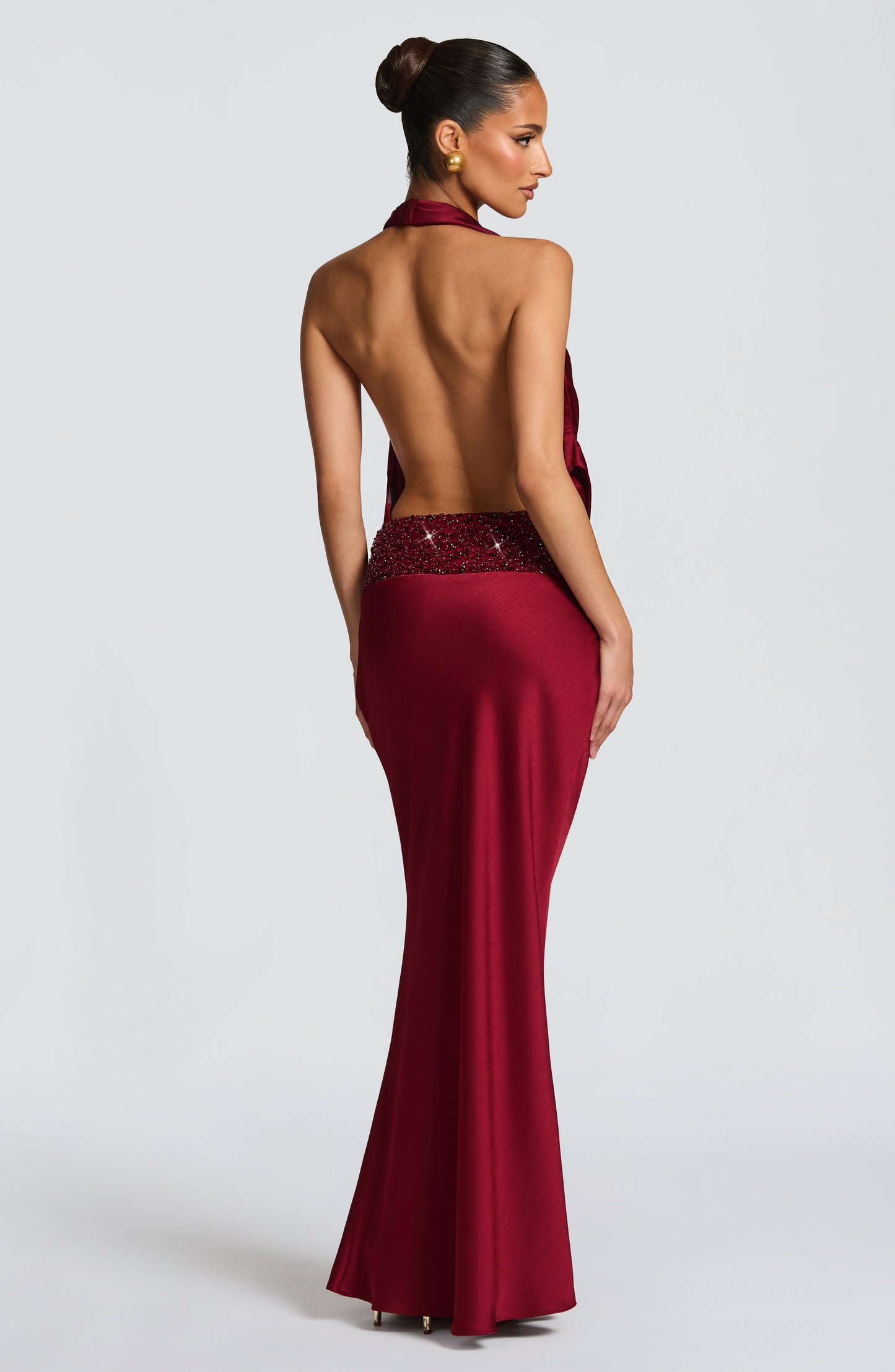 Milena | Bodysuit de raso borgoña con espalda descubierta