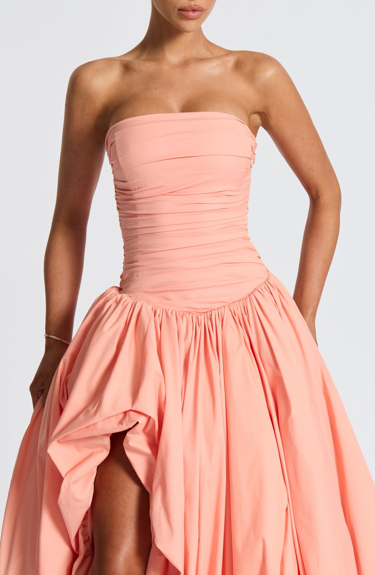 Jillian | Vestido maxi palabra de honor en melocotón