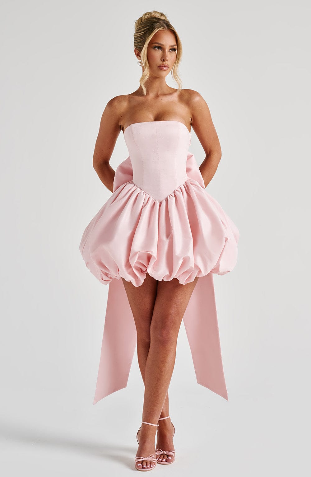 Lotus | Vestido mini de tafetán rubor con lazo y falda acampanada