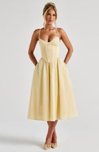 Mariella | Vestido midi amarillo de corsé con escote corazón