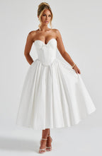Prim | Vestido midi marfil de corsé con escote en V y detalle fruncido