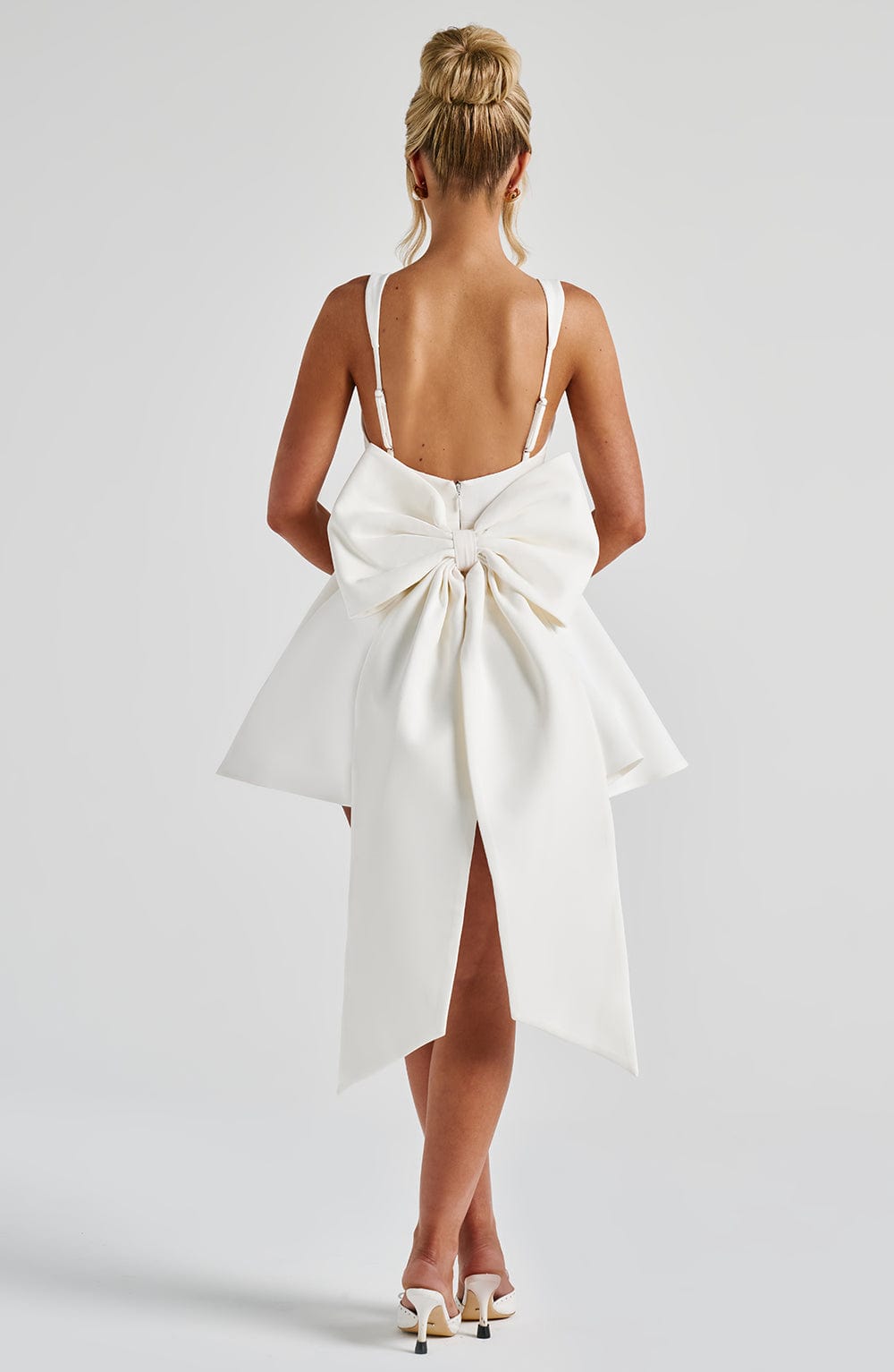 Carmela | Vestido mini de escote cuadrado con lazo
