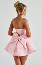 Salome | Vestido mini de jacquard rubor sin tirantes con lazo