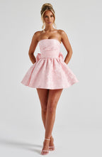 Salome | Vestido mini de jacquard rubor sin tirantes con lazo