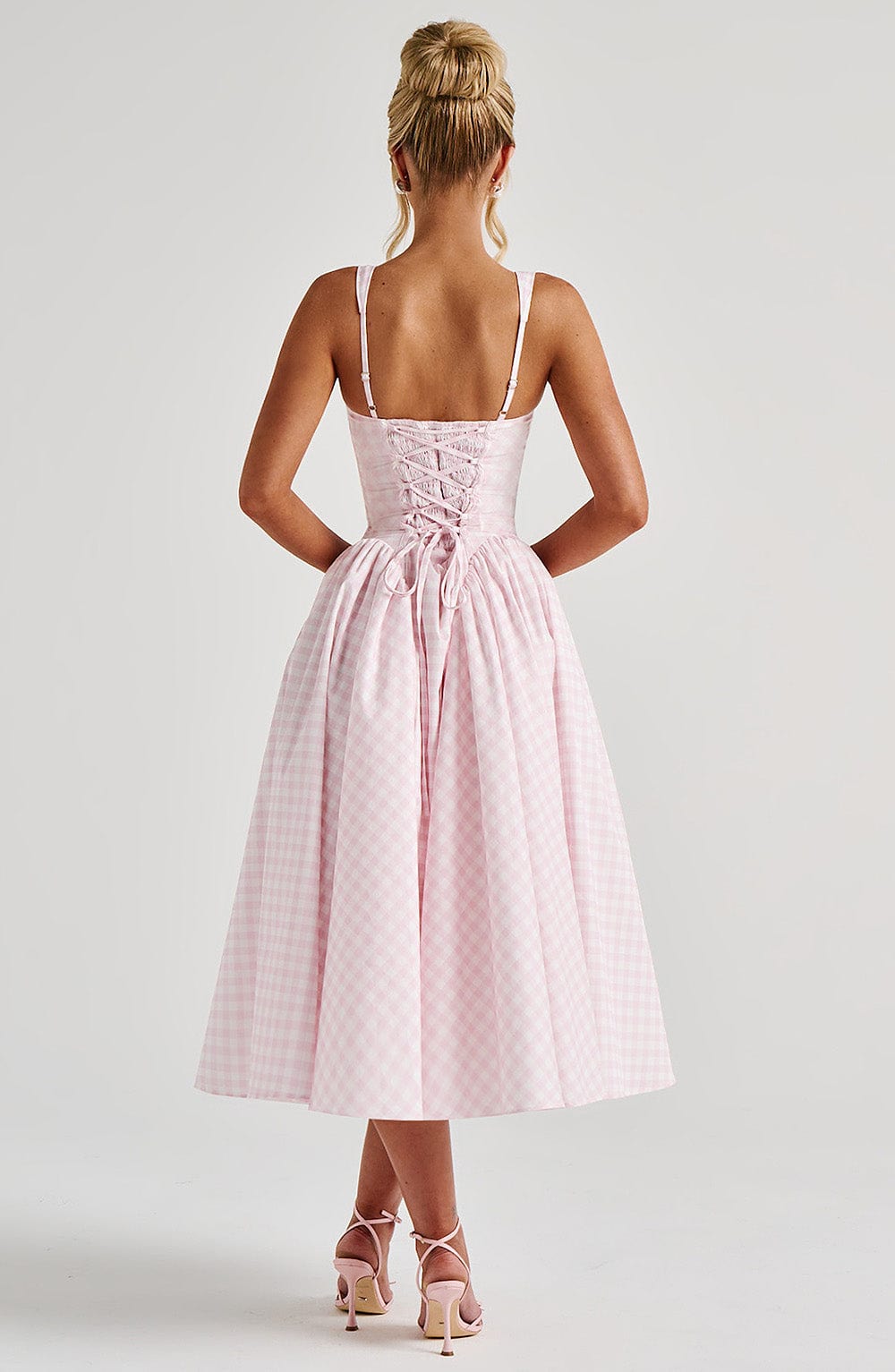 Sherrie | Vestido midi de vichy rubor con cuello cuadrado
