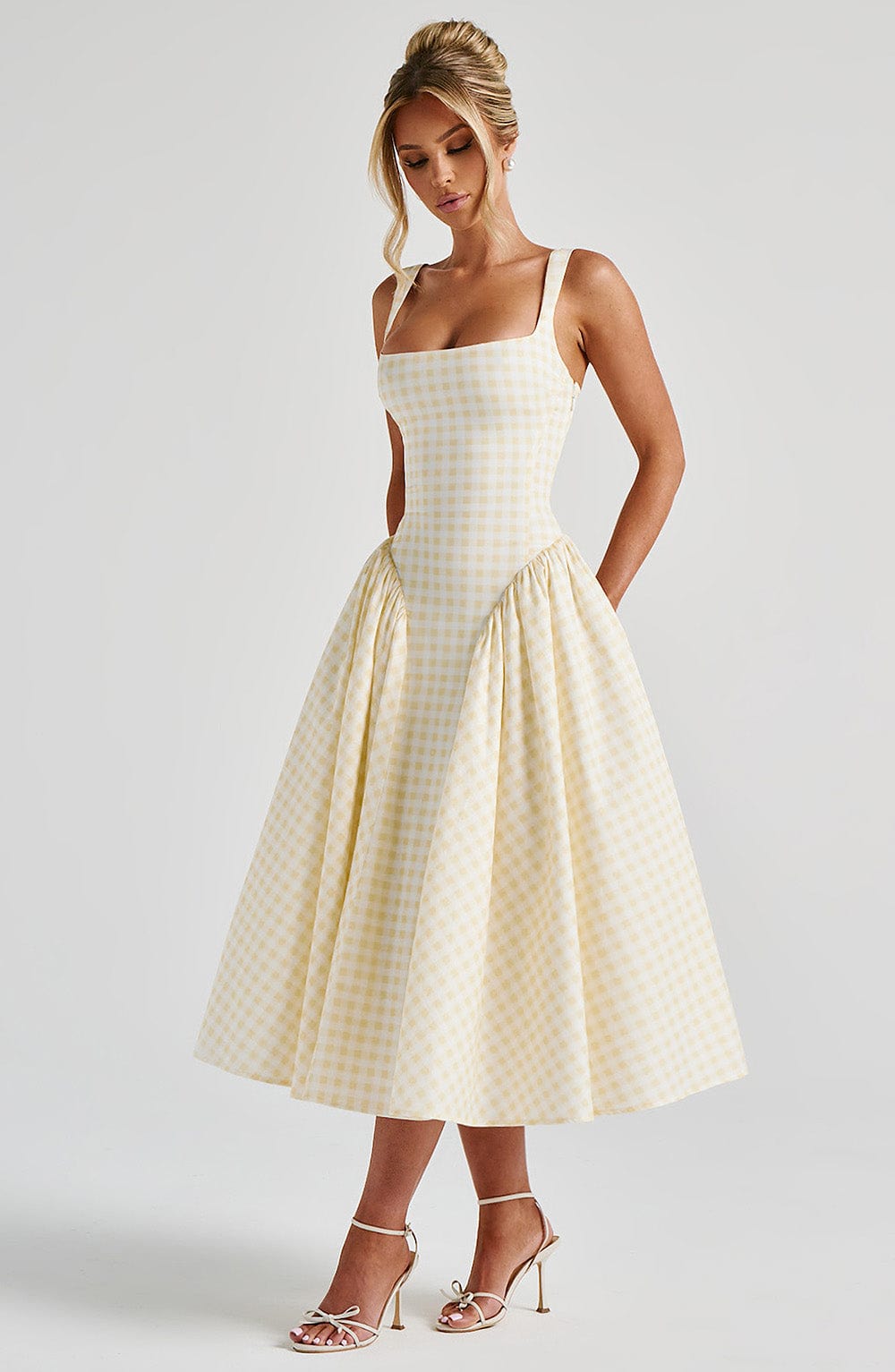 Giuliana | Vestido midi de cuadros vichy con corte sastre