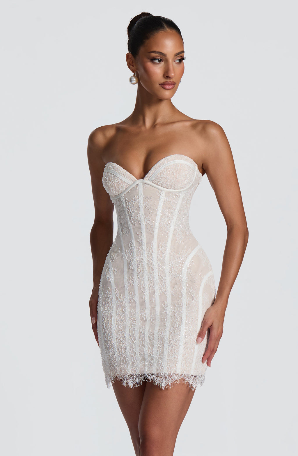 Sian | Vestido mini bordado para cada momento nupcial